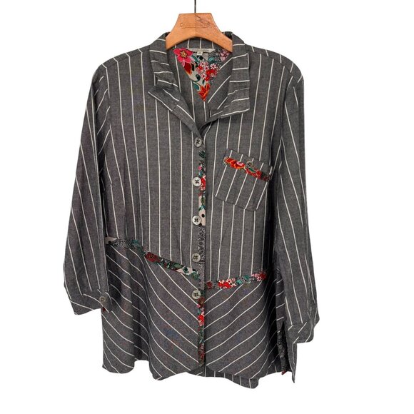John Mark Gray  Floral Striped Button-Up Blouse tunic Pocket  size medium - Picture 1 of 16